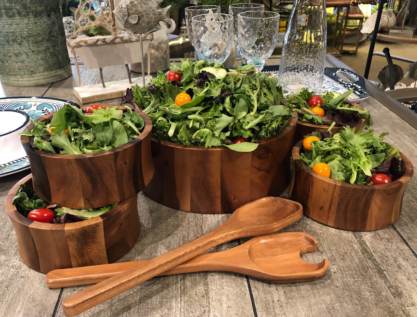7 Piece - Extra Large Salad Bowl with Servers and 4 Individuals