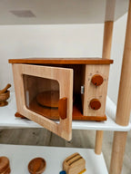 QToys Australia (USA) Wooden Microwave Oven